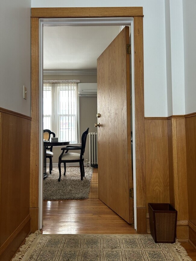 Foto del edificio - 5107 W Cullom Ave