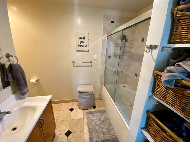 Foto del edificio - 5309 L St