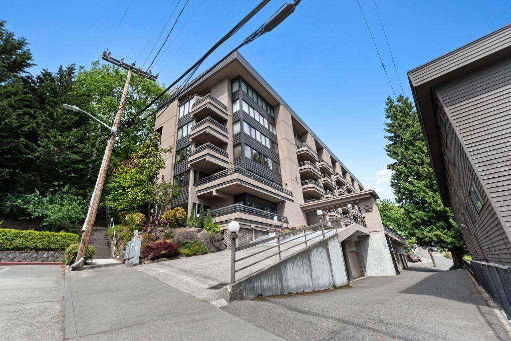 700 Crockett St Unit 104, Seattle, WA 98109 Condo for Rent in Seattle