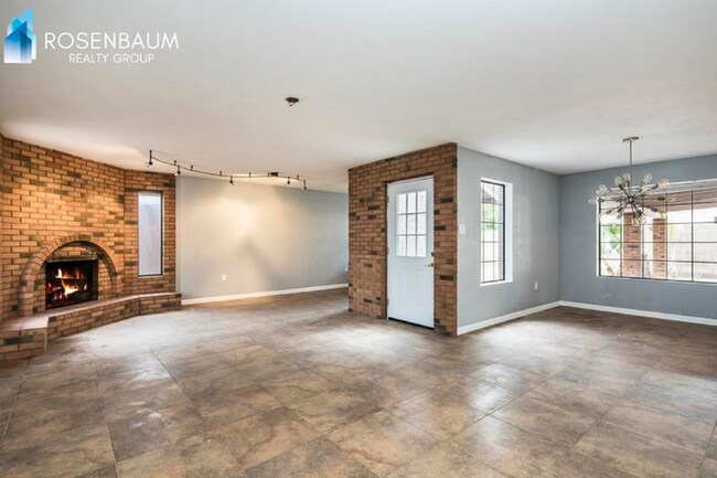 Building Photo - Charming 4-beds, 2-baths single-level home nestled in Mesa!