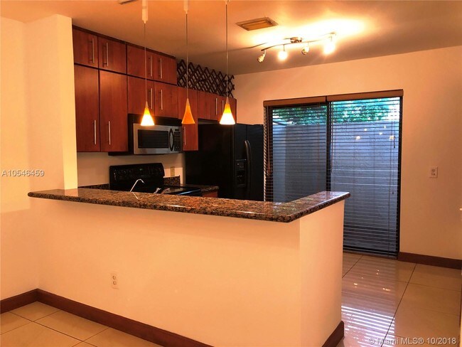 Building Photo - MARINER VILLAGE TH CONDO