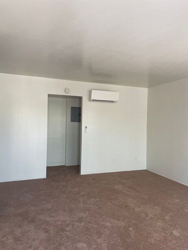 Interior Photo - Mohawk Gardens