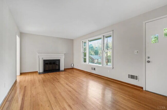 Building Photo - 3 bed 1 bath home in Sandusky area.