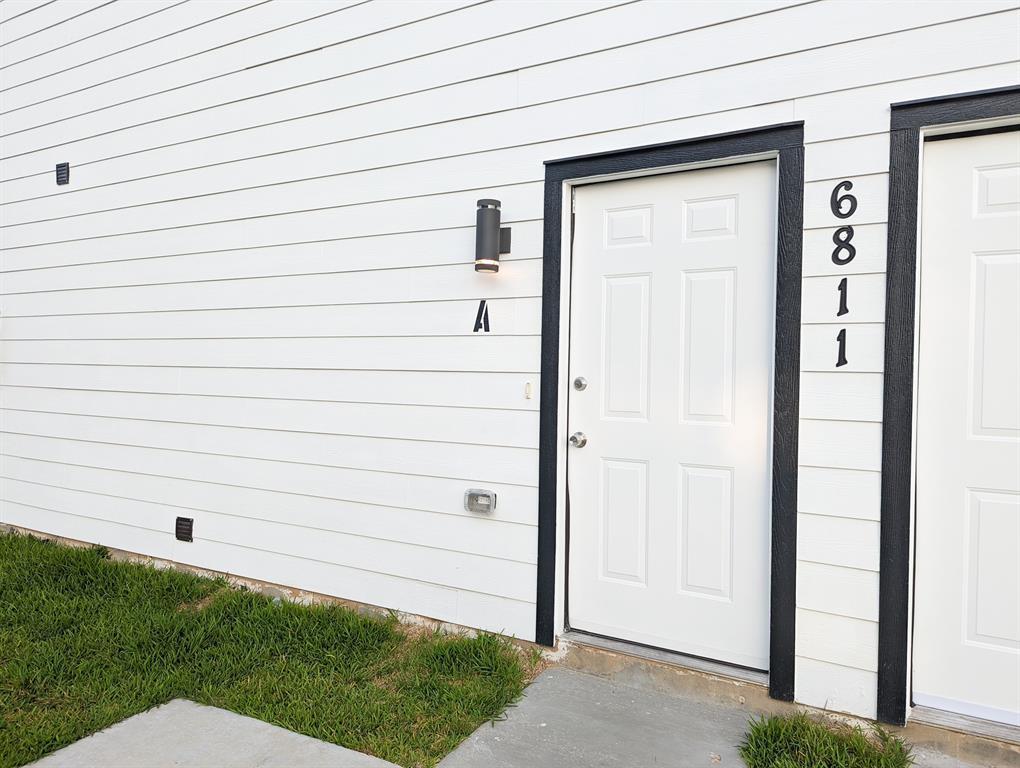 Foto principal - 6811 Glass St