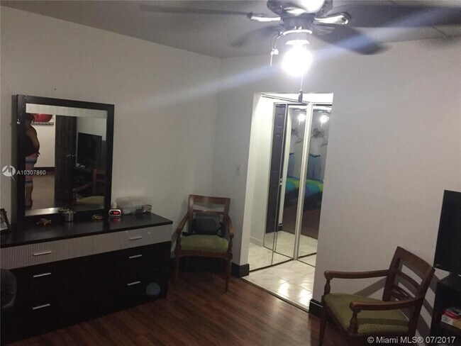 Foto del edificio - 7480 NW 17th St
