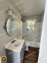 Building Photo - 127 Buckeye St