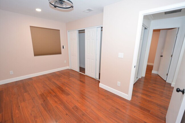 Foto del edificio - 2BED/1BATH Guest House In Oxnard