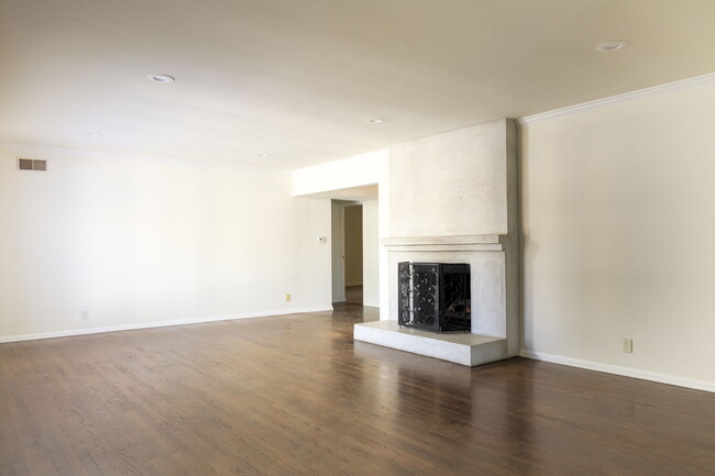 Living Room - 14332 Greenleaf St