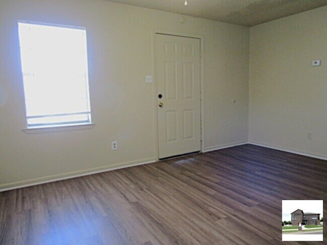 Foto del edificio - 804 Hackberry St