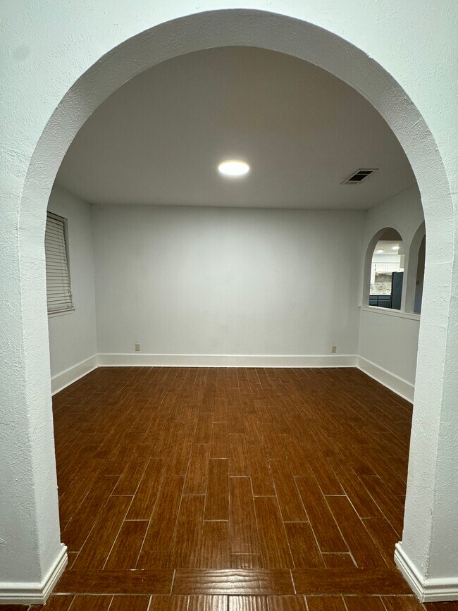Building Photo - 2709 Jewell Dr