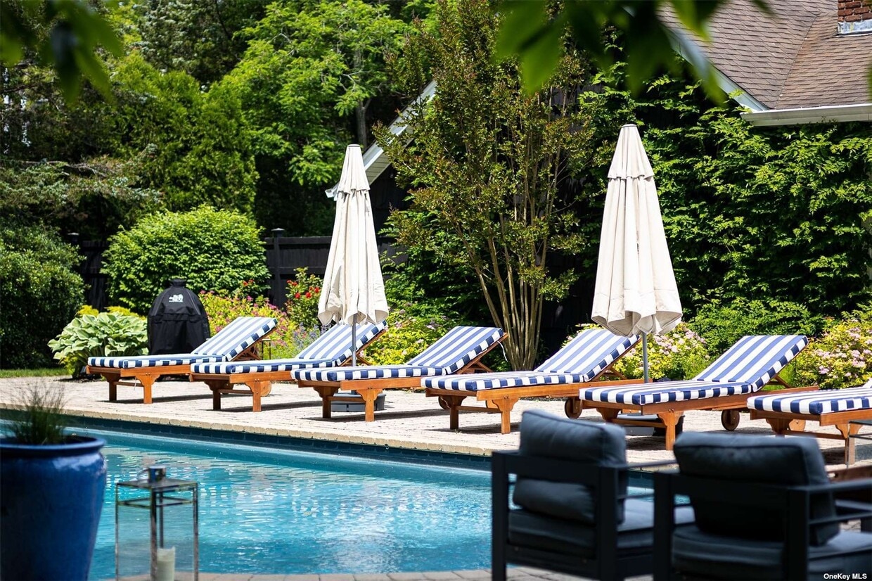 8 Beaverbrook Dr, Brookhaven, NY 11719 House Rental in Brookhaven, NY