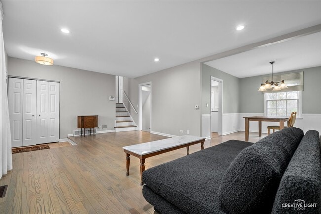 Building Photo - 1104 N Brainard St