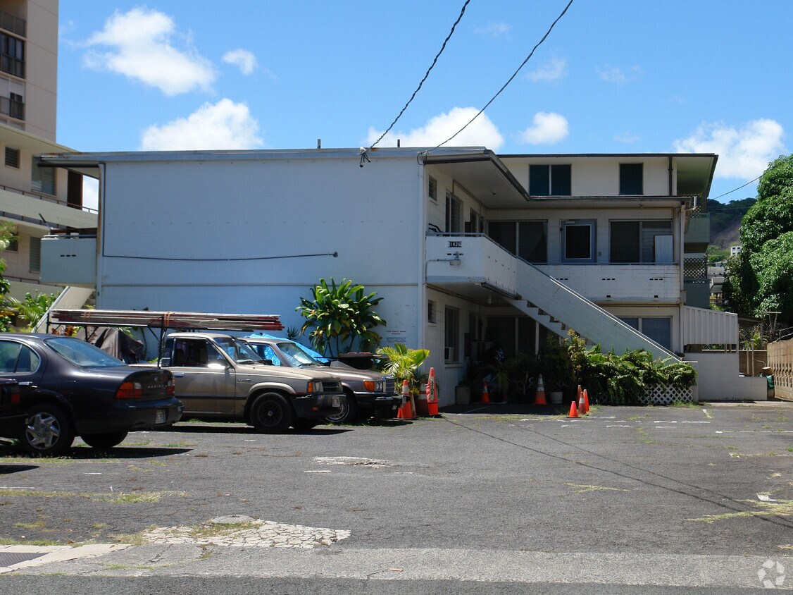 Building Photo - 1426 Kewalo St