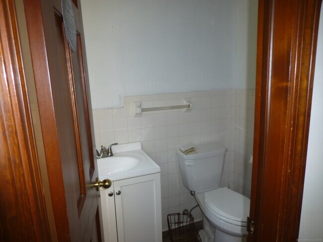 Foto del edificio - 35 Tarbox Rd
