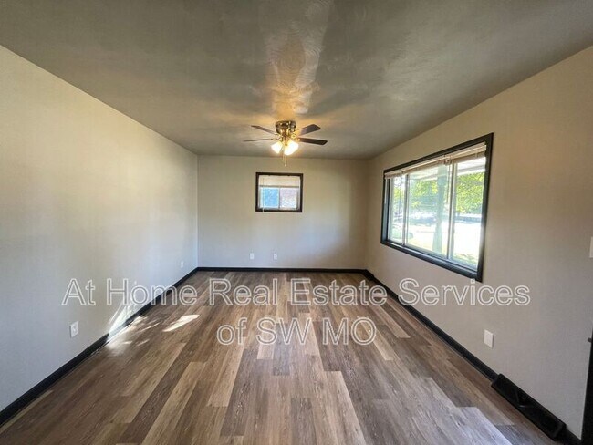 Building Photo - 2151 S Fairway Ave