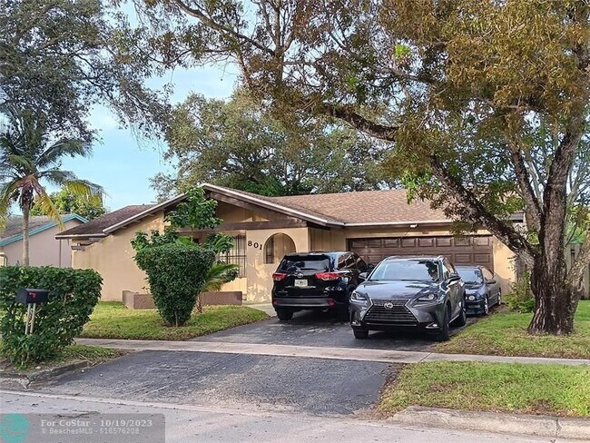 Foto del edificio - 801 SW 56th Ave