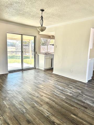 Foto del edificio - 834 Quebec Dr