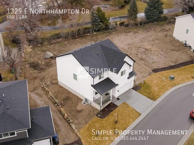 Foto del edificio - 1329 Northhampton Dr