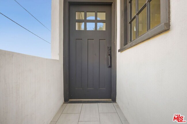 Foto del edificio - 8188 Gould Ave