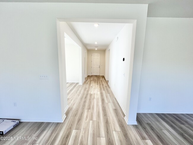 Building Photo - 12859 Logans Walk Ln