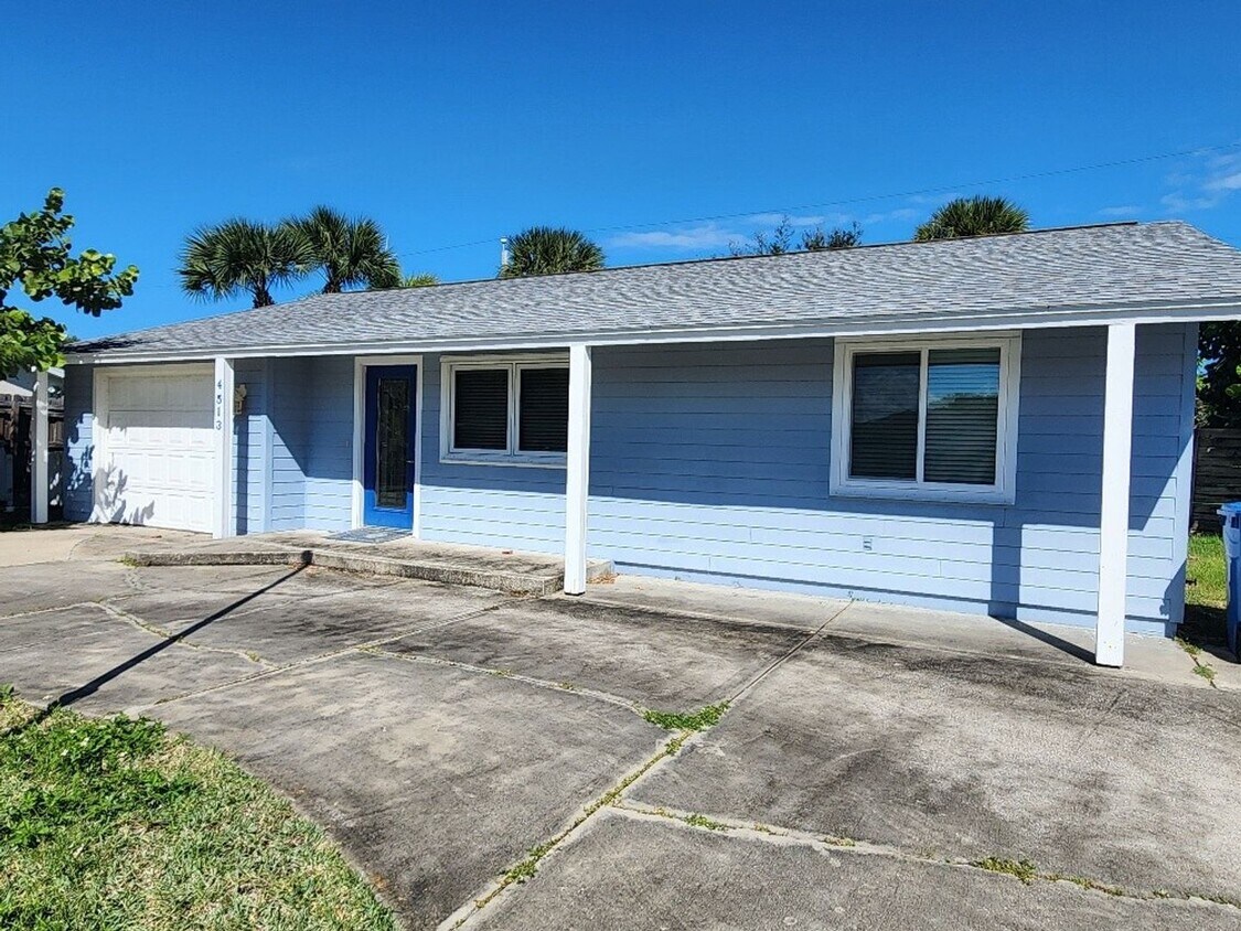 Foto principal - Beachside Getaway 2 Bedroom 1 Bath Home
