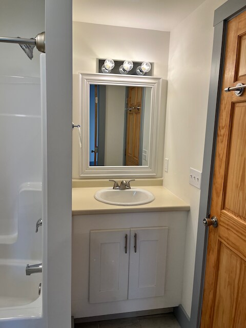 Vanity - 188 S Champlain St