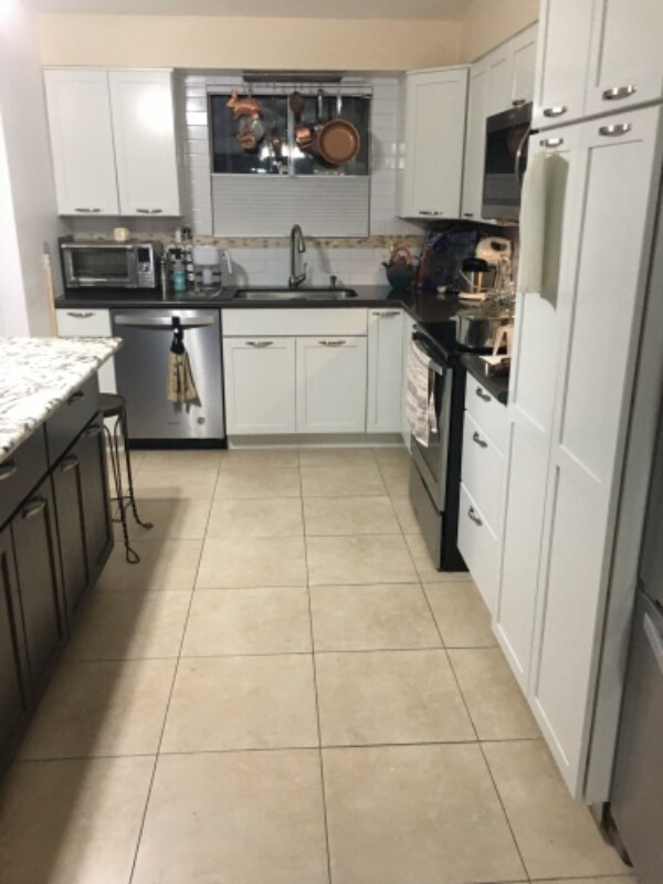 10645 W Oakmont Dr Unit master bedroom, Sun City, AZ 85351 Condo for