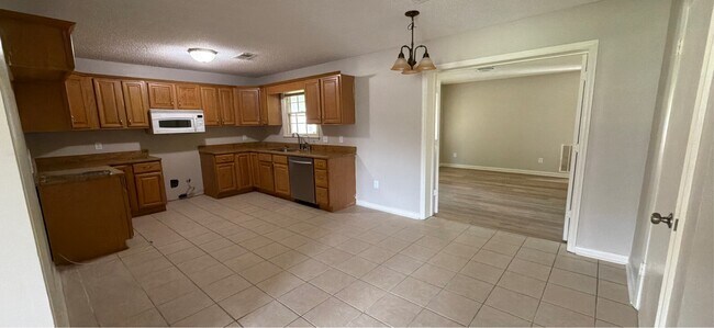 Building Photo - 112 Tres Dr