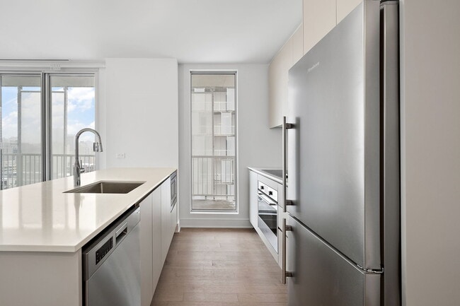 Building Photo - 2320 R Tupper