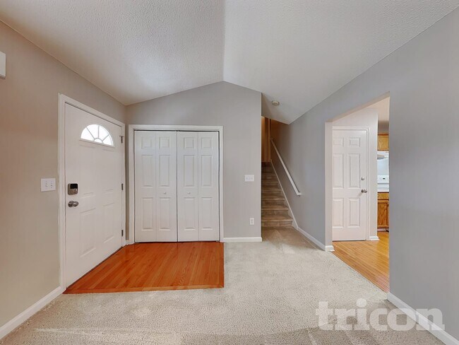 Building Photo - 57 Honeysuckle Ct