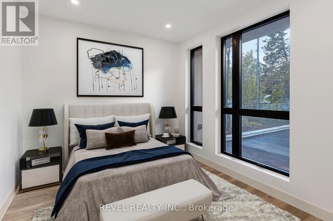 Building Photo - 4390 Hillview Dr