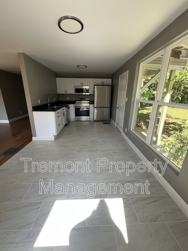 Foto del edificio - 5320 Central Ave