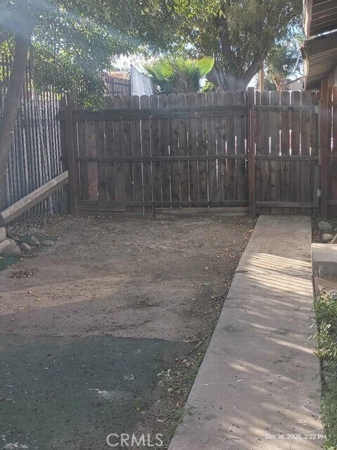 Foto del edificio - 13463 Edgemont St