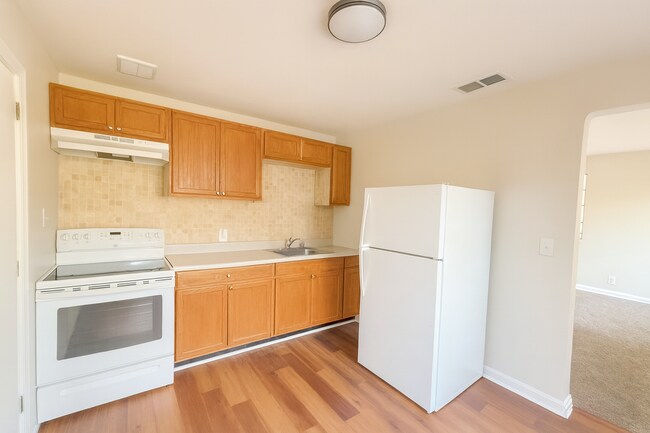 Foto del edificio - Freshly Updated Home with Bonus Space & Large Fenced Backyard