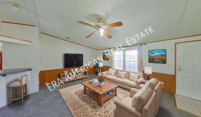 Building Photo - 8204 Verano St