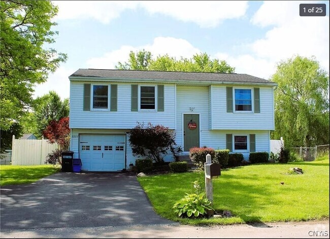 Building Photo - 8225 Lucchesi Dr