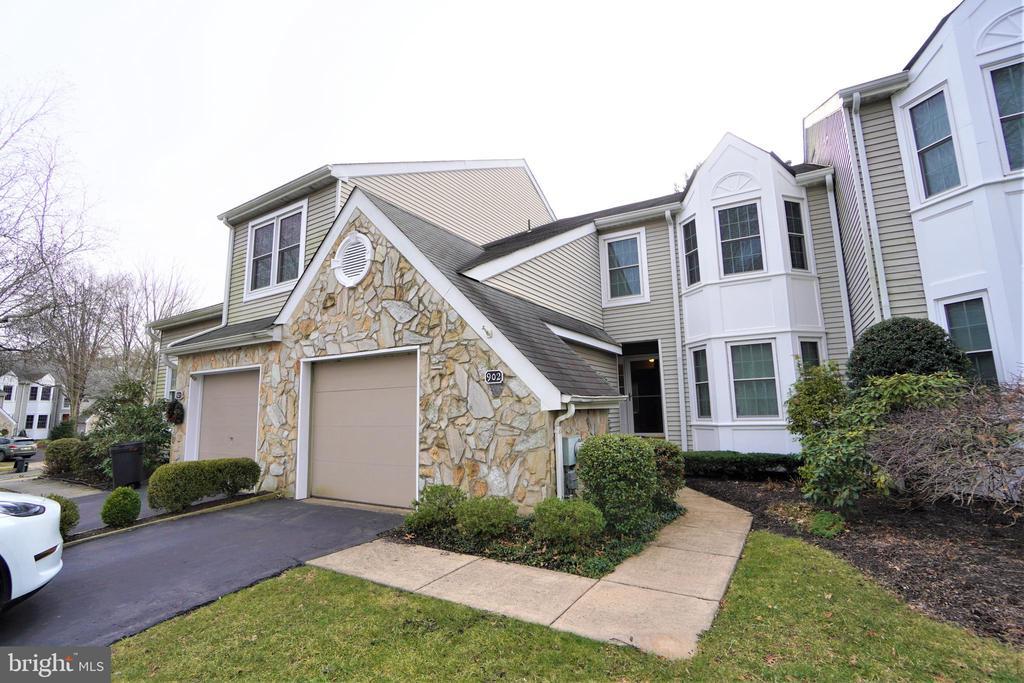 Foto principal - 902 Eagle Ln
