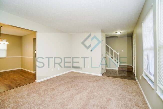 Building Photo - REDUCED!