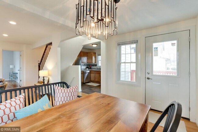Foto del edificio - Perfect 4 bedroom count Home in Columbia H...