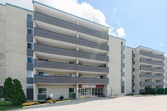 Building Photo - 105 Giroux St