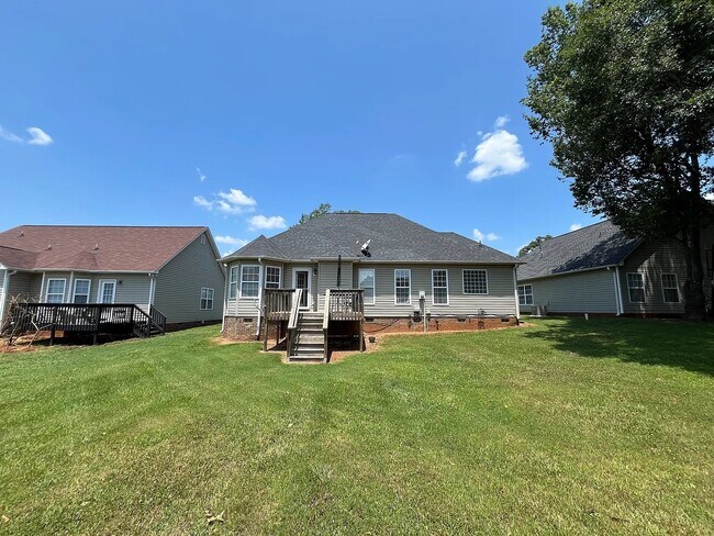 Foto del edificio - 740 Running Creek Ln