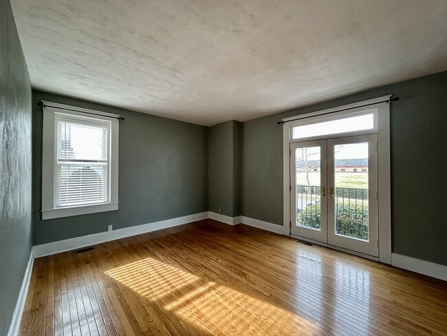 Foto del edificio - 3020 Colonial Ave