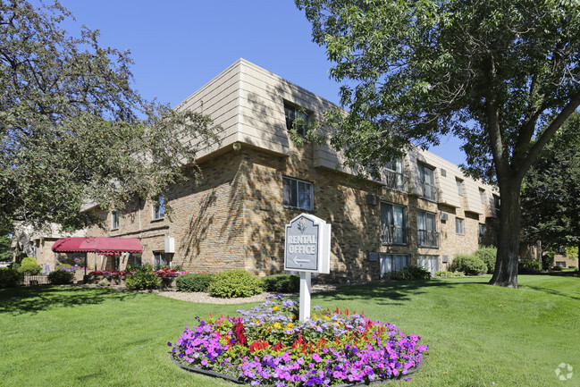 Building Photo - Saint Cloud Terrace