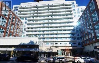 Building Photo - 1830 Bloor St W