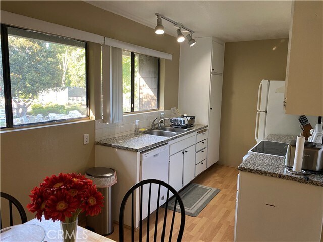 Building Photo - 178 Streamwood