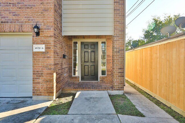 Foto del edificio - 4624 Larkspur St
