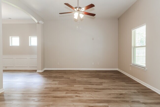 Building Photo - 35 Mercer Ln