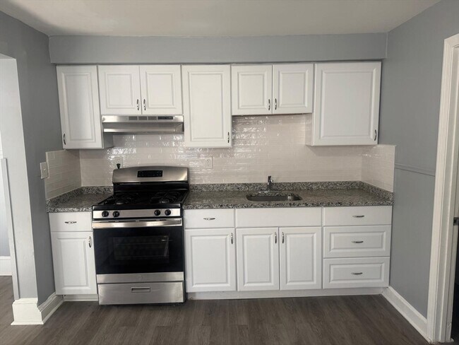 Foto del edificio - 170 Warren Ct