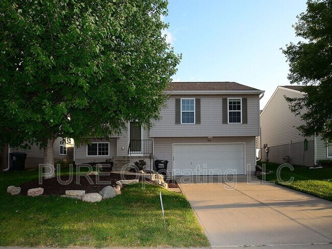 Building Photo - 16148 Cherrywood St