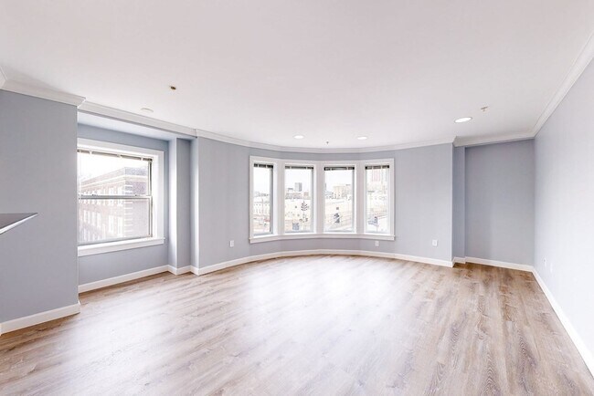 Building Photo - 120 Mountfort St